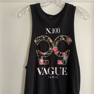 Black sleeveless T-shirt